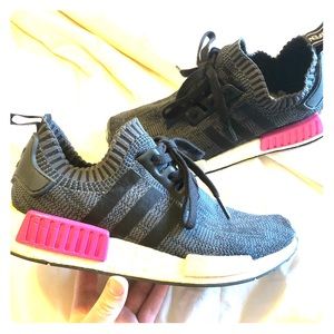 Adidas Primeknit NMD R1 in Shock Pink